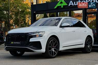 Внедорожник / Кроссовер Audi Q8 2022 в 