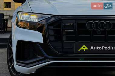 Внедорожник / Кроссовер Audi Q8 2022 в 
