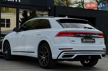 Внедорожник / Кроссовер Audi Q8 2022 в 