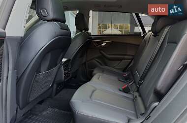 Внедорожник / Кроссовер Audi Q8 2022 в 