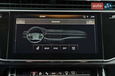 Внедорожник / Кроссовер Audi Q8 2022 в 