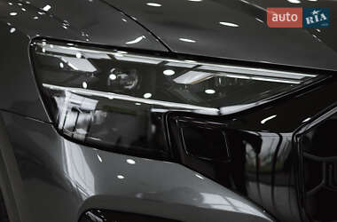 Внедорожник / Кроссовер Audi Q8 2025 в 