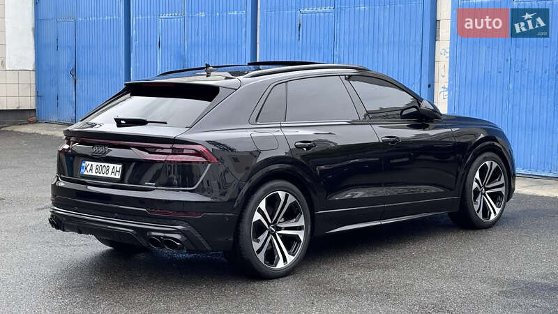 Внедорожник / Кроссовер Audi Q8 2019 в 