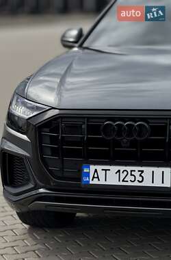 Внедорожник / Кроссовер Audi Q8 2021 в 