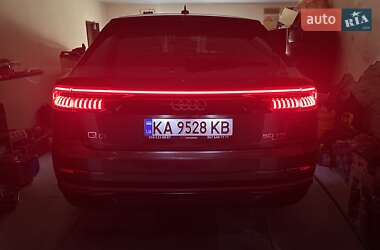 Внедорожник / Кроссовер Audi Q8 2020 в 