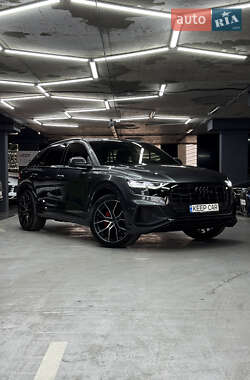 Внедорожник / Кроссовер Audi Q8 2021 в 