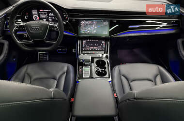 Внедорожник / Кроссовер Audi Q8 2021 в 