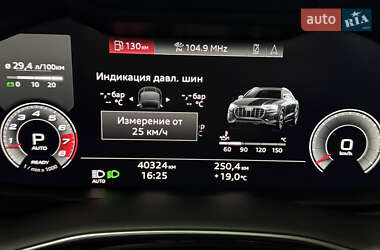Внедорожник / Кроссовер Audi Q8 2021 в 