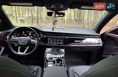 Позашляховик / Кросовер Audi Q8 2022 в 