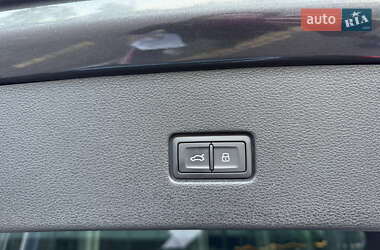 Внедорожник / Кроссовер Audi Q8 2025 в 