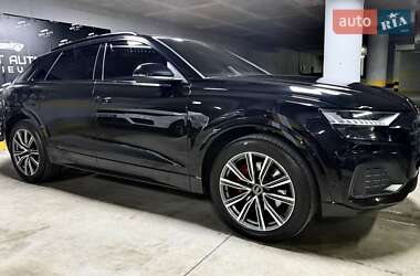 Внедорожник / Кроссовер Audi Q8 2023 в 
