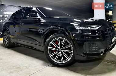 Внедорожник / Кроссовер Audi Q8 2023 в 