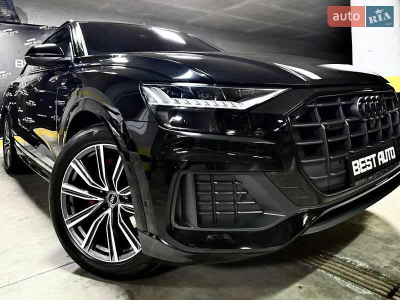 Внедорожник / Кроссовер Audi Q8 2023 в 