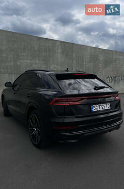 Внедорожник / Кроссовер Audi Q8 2022 в 