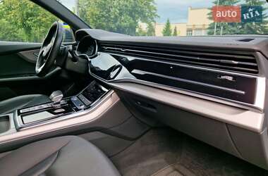 Внедорожник / Кроссовер Audi Q8 2019 в 