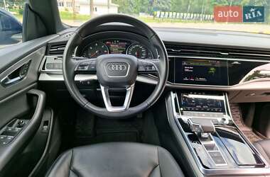 Внедорожник / Кроссовер Audi Q8 2019 в 