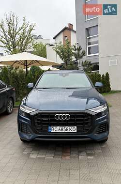 Позашляховик / Кросовер Audi Q8 2020 в 