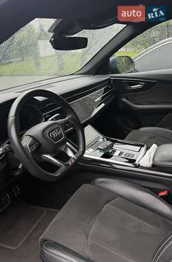 Позашляховик / Кросовер Audi Q8 2020 в 