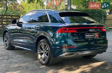 Внедорожник / Кроссовер Audi Q8 2021 в 