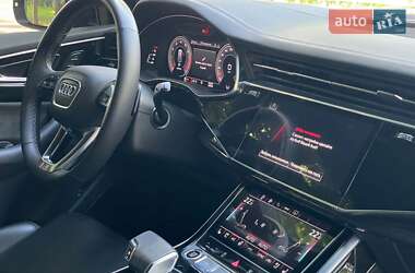 Внедорожник / Кроссовер Audi Q8 2021 в 