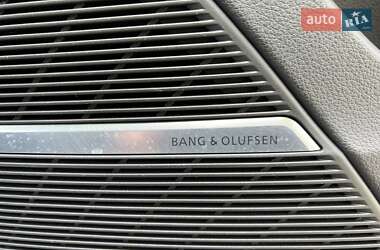 Внедорожник / Кроссовер Audi Q8 2020 в 