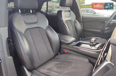 Внедорожник / Кроссовер Audi Q8 2018 в 