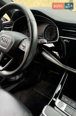 Внедорожник / Кроссовер Audi Q8 2020 в 