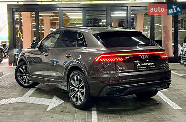 Внедорожник / Кроссовер Audi Q8 2019 в 
