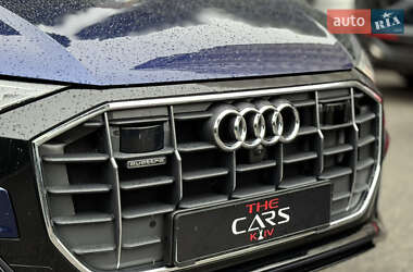 Внедорожник / Кроссовер Audi Q8 2021 в 