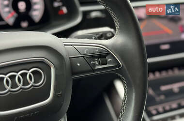 Внедорожник / Кроссовер Audi Q8 2021 в 