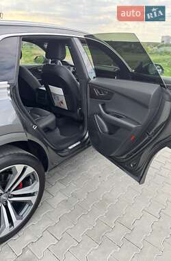 Позашляховик / Кросовер Audi Q8 2019 в 