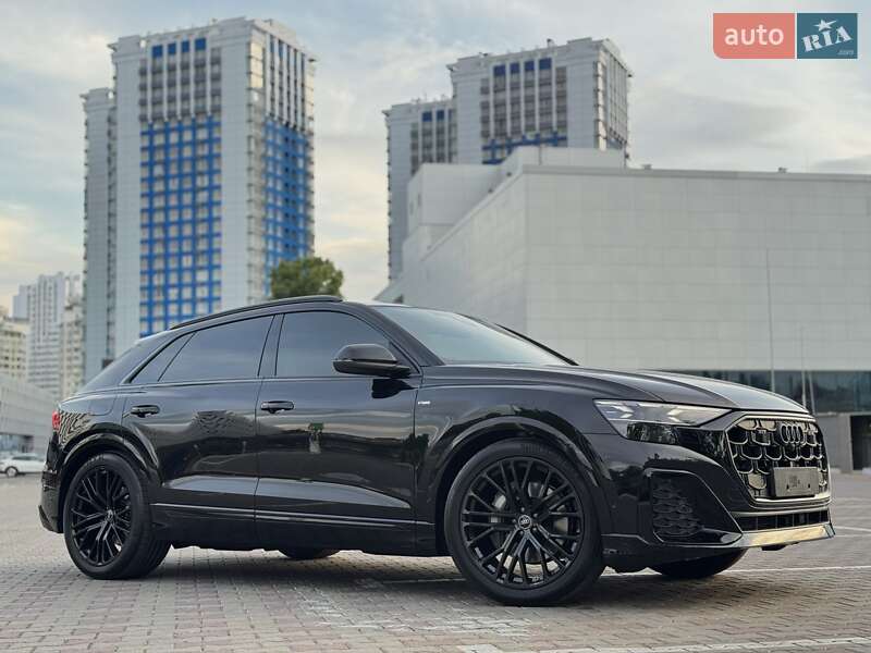 Внедорожник / Кроссовер Audi Q8 2025 в Одессе