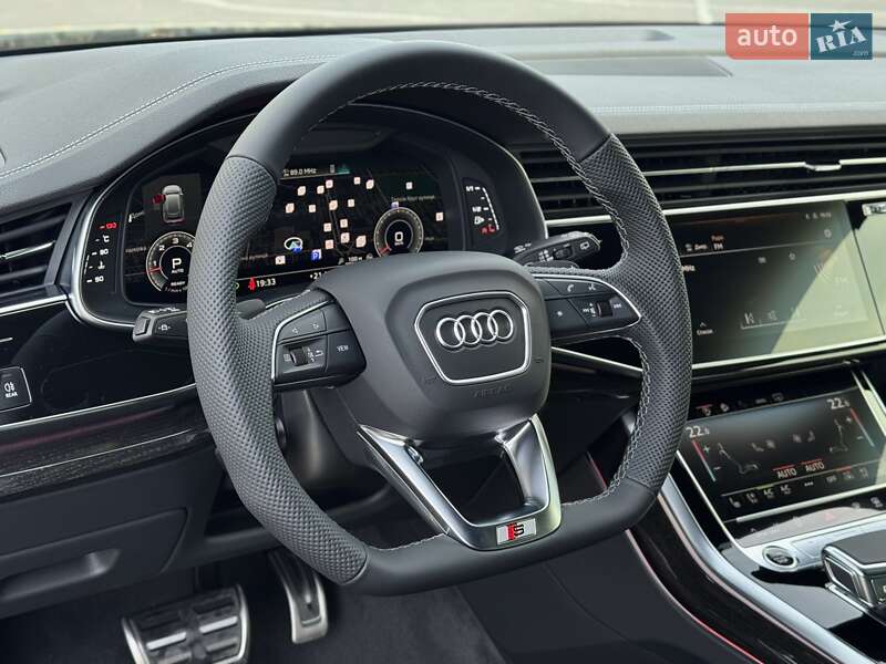Внедорожник / Кроссовер Audi Q8 2025 в Одессе