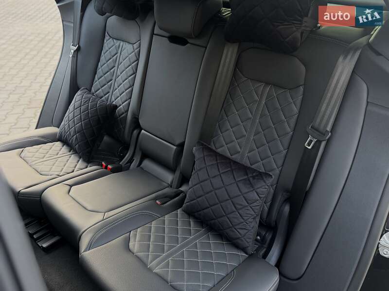 Внедорожник / Кроссовер Audi Q8 2025 в Одессе