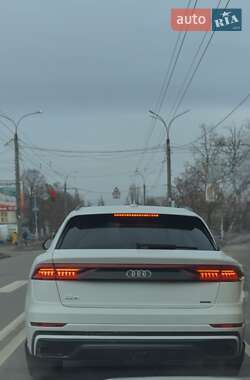 Внедорожник / Кроссовер Audi Q8 2020 в 