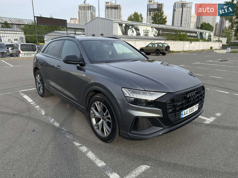 Позашляховик / Кросовер Audi Q8 2023 в Києві