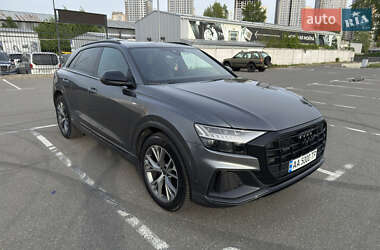 Внедорожник / Кроссовер Audi Q8 2023 в 