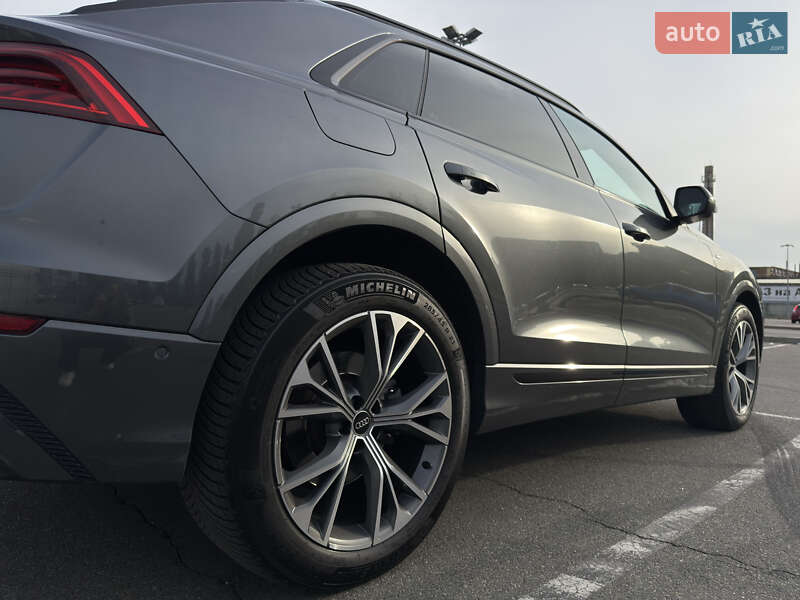 Позашляховик / Кросовер Audi Q8 2023 в Києві