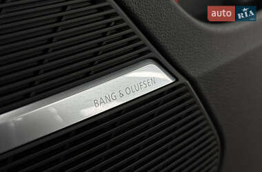 Внедорожник / Кроссовер Audi Q8 2020 в 