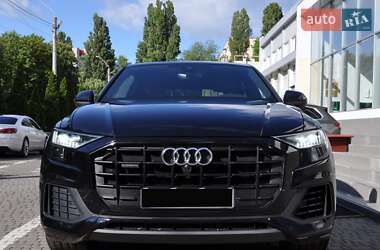 Позашляховик / Кросовер Audi Q8 2018 в 