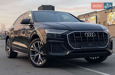 Внедорожник / Кроссовер Audi Q8 2021 в 