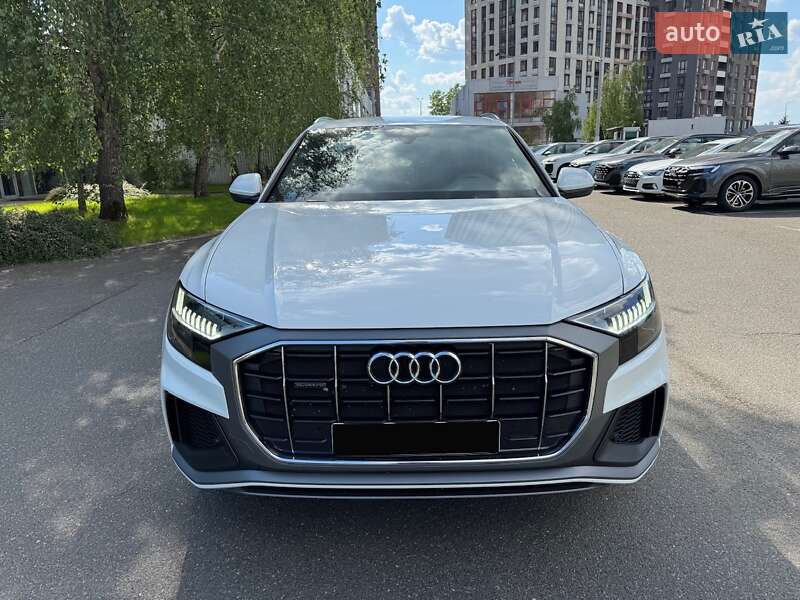 Позашляховик / Кросовер Audi Q8 2021 в Києві