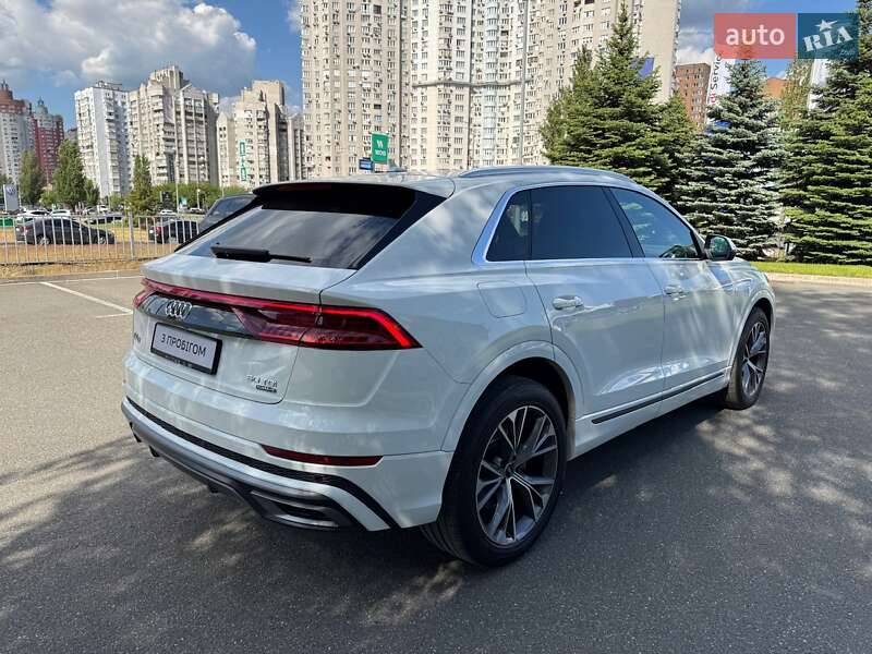Позашляховик / Кросовер Audi Q8 2021 в Києві