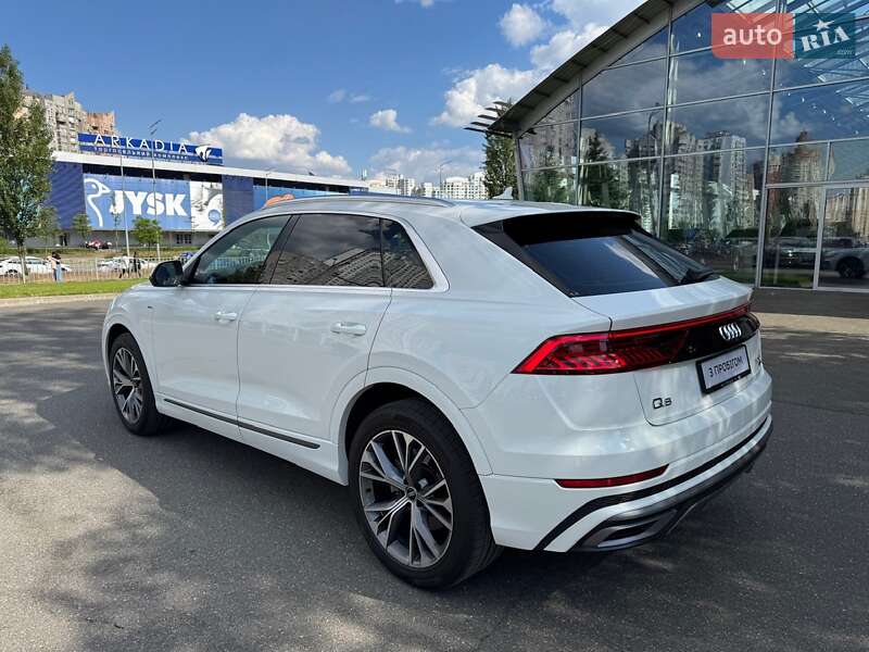 Позашляховик / Кросовер Audi Q8 2021 в Києві