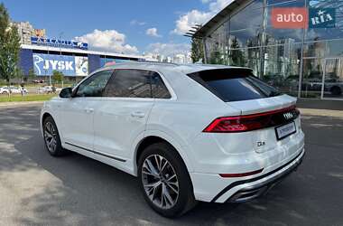 Внедорожник / Кроссовер Audi Q8 2021 в 