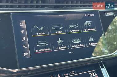 Внедорожник / Кроссовер Audi Q8 2021 в 