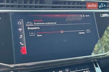 Внедорожник / Кроссовер Audi Q8 2021 в 