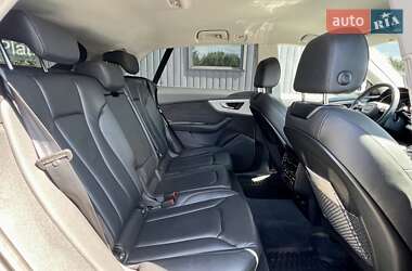 Позашляховик / Кросовер Audi Q8 2018 в 
