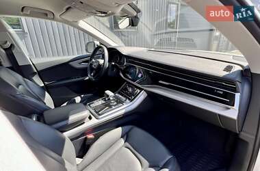 Позашляховик / Кросовер Audi Q8 2018 в 