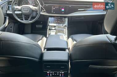 Позашляховик / Кросовер Audi Q8 2018 в 